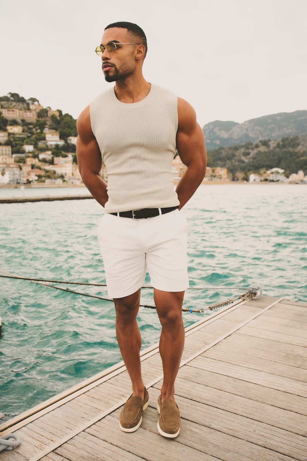 Athletic Fit Stretch Chino Shorts 7" in Chalk