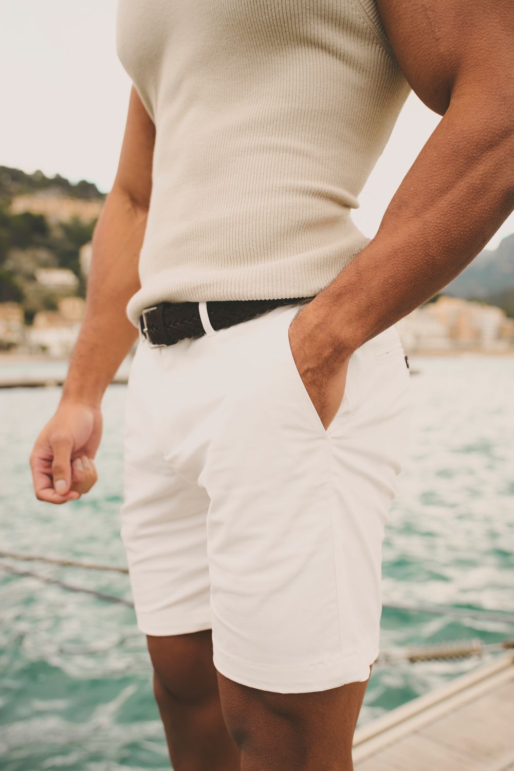 Athletic Fit Stretch Chino Shorts 7" in Chalk