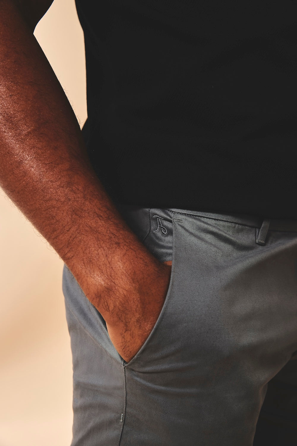 Athletic Fit Stretch Chino Shorts 7" in Dark Pewter
