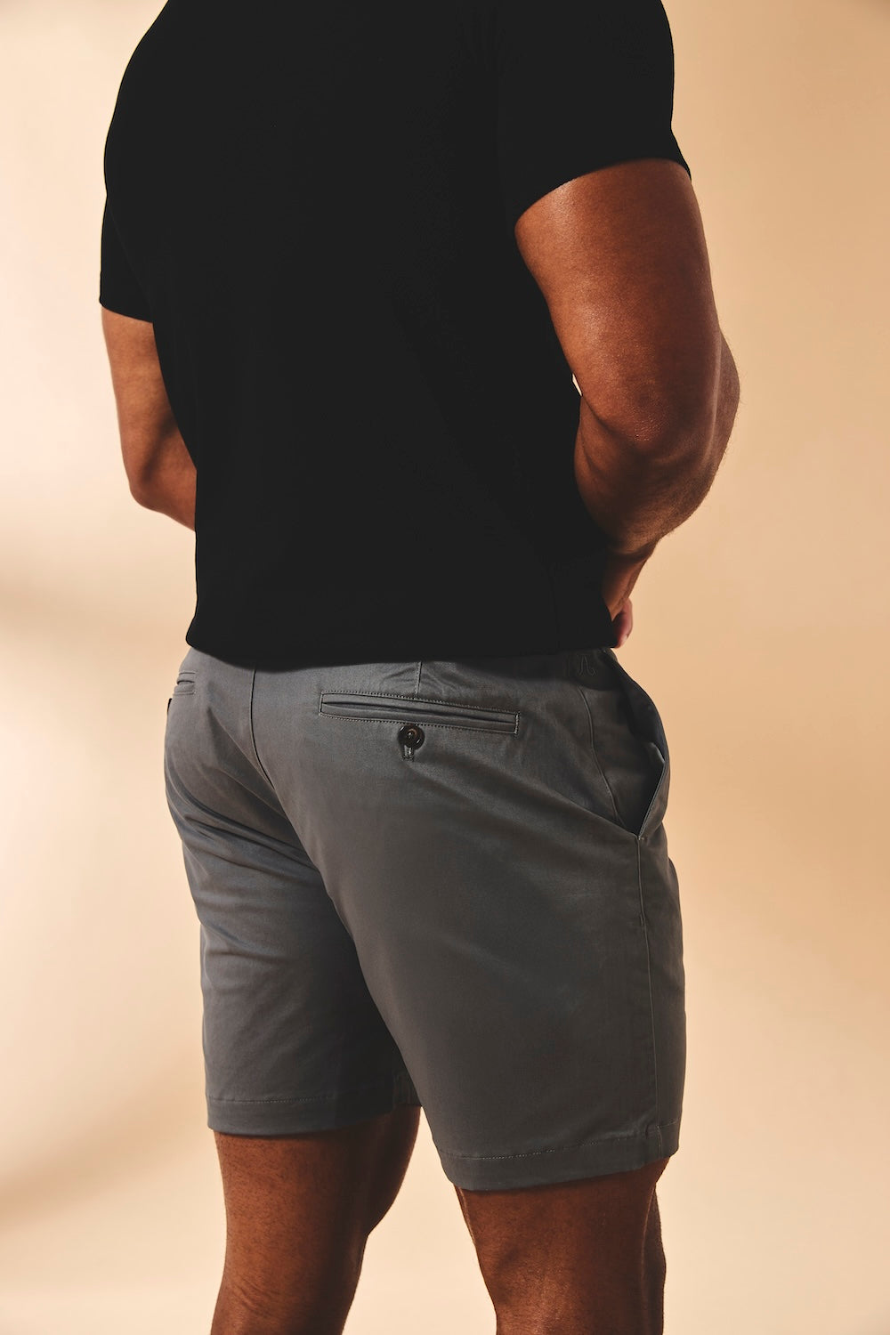 Athletic Fit Stretch Chino Shorts 7" in Dark Pewter