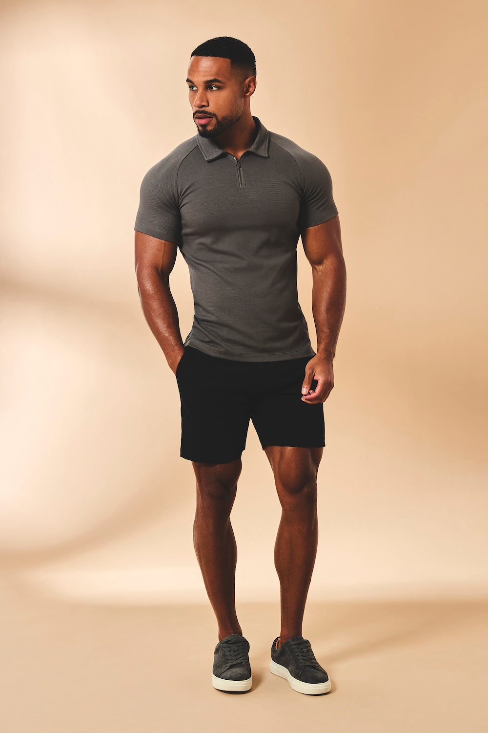Athletic Fit Stretch Chino Shorts 7" in Black