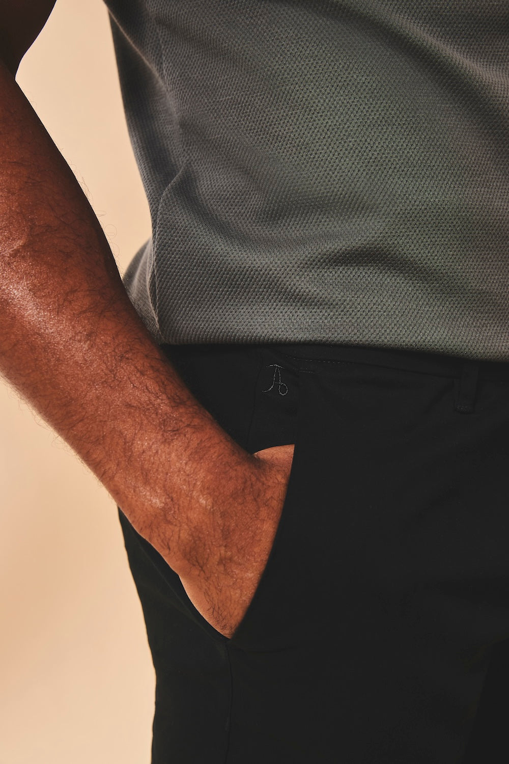 Athletic Fit Stretch Chino Shorts 7" in Black