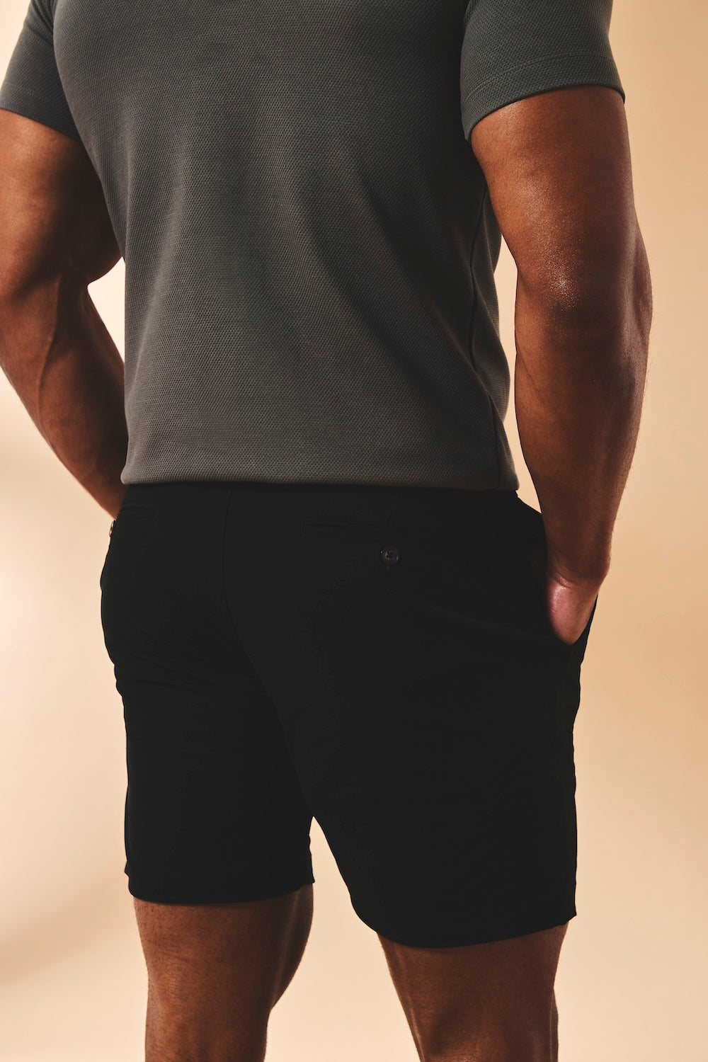 Athletic Fit Stretch Chino Shorts 7" in Black