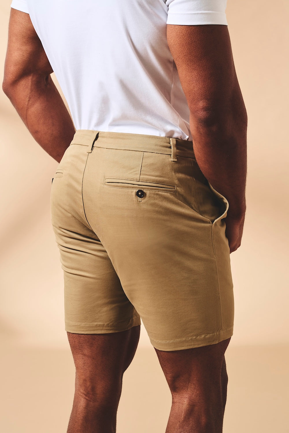 Athletic Fit Stretch Chino Shorts 7" in Dark Sand