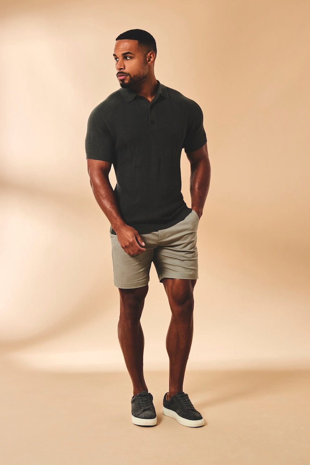 Athletic Fit Stretch Chino Shorts 7" in Soft Khaki