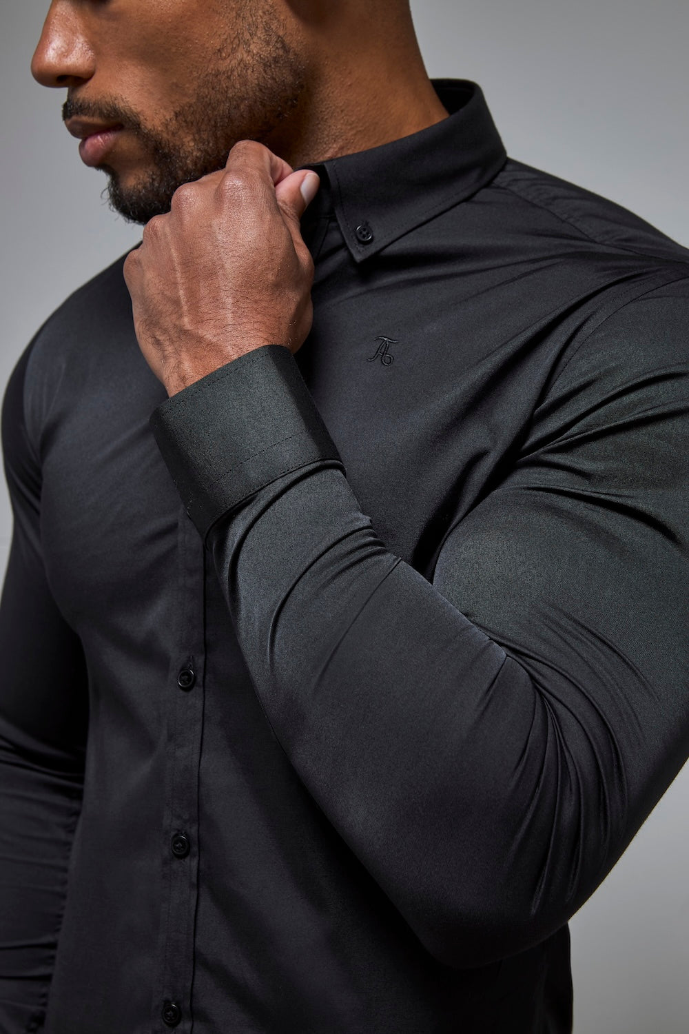 Athletic Fit Signature Shirt 2.0 in Black